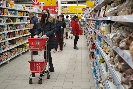 В сети «АШАН Ритейл Россия» отметили  о выросшем на прошлой неделе спросе на многие категории товаров — таких, как крупы, макаронные изделия, консервы