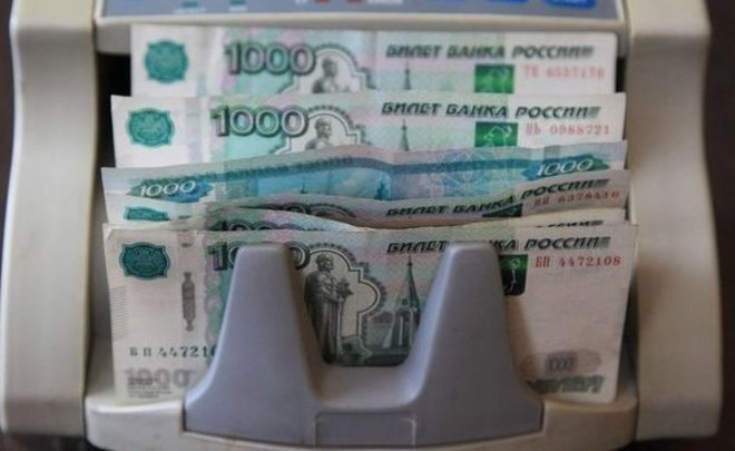 Котировки рубля отвязались от нефти и тонут в геополитическом паводке