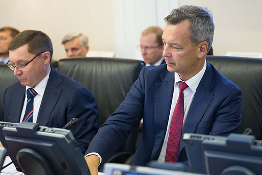 «Андрей Яцкин (справа), под которого создали новую должность первого заместителя председателя Совета Федерации, будет занят в основном организационно-бюрократической работой»