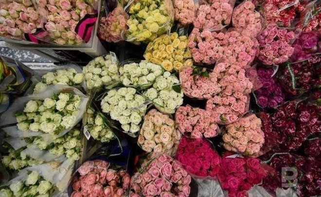 «Думаю, заехали не розы»: цветочный импорт в Татарстан взлетел в пять раз
