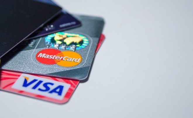 Visa и Mastercard ограничат деятельность в России — что это означает и какие карты продолжат работать