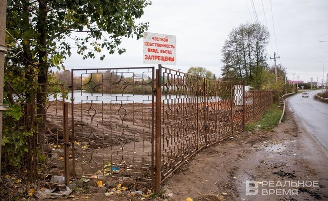 «Частная собственность. Вход, въезд запрещены»: кто и зачем перегородил подход к пруду в Куюках под Казанью